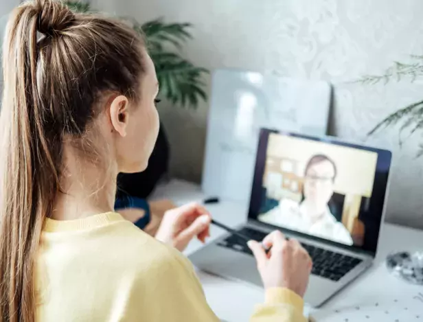 La-négociation-professionnelle-après-une-école-de-commerce-pour-débuter