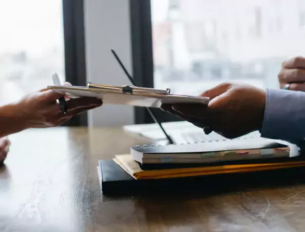 Assistant-RH-et-Gestionnaire-de-Paie,-c'est-quoi-la-différence