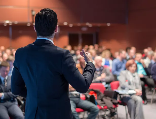 trouver-une-alternance-dans-l'événementiel-Bachelor-Evénementiel-et-Communication-Ipac-Bachelor-Factory-Laval-école-de-commerce